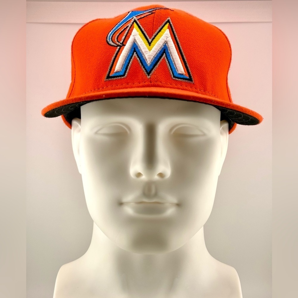 Miami Marlins Baseball New Era 59Fifty Cap/hat Size 7 1/8 Great condition! - Picture 1 of 16